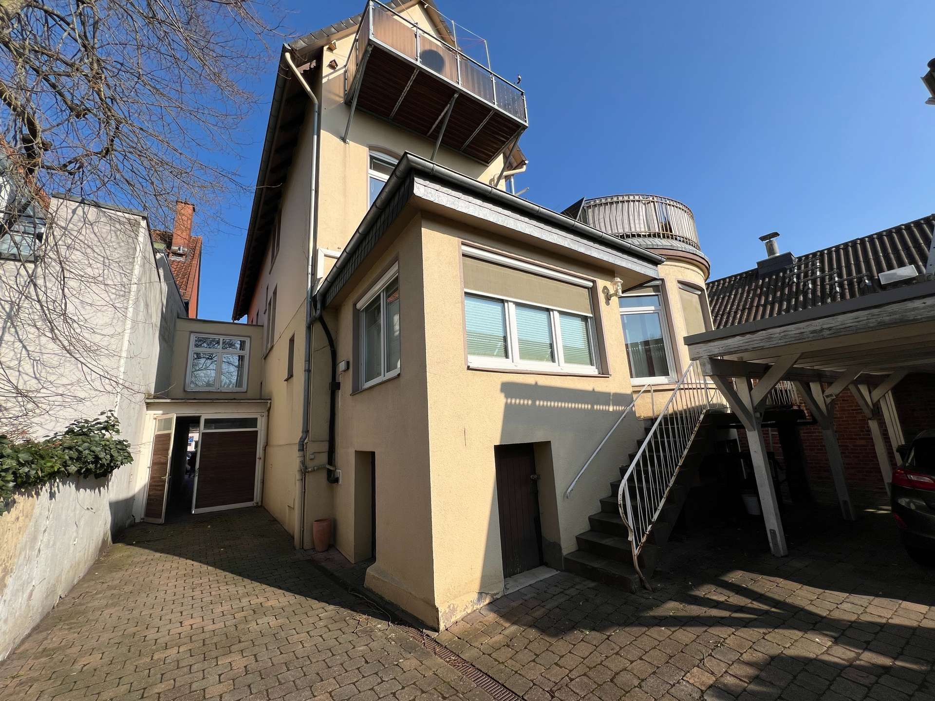 praxis-oder-bueroraeume-mit-exklusivem-wohnen-in-hessisch-oldendorf