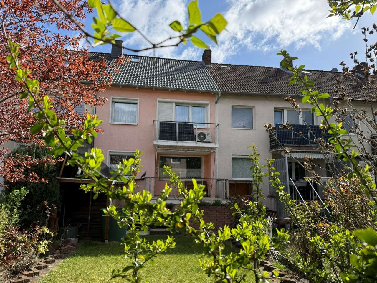 sparfuchshaus-mit-daemmung-pv-anlage